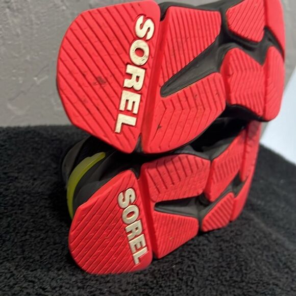 🔥🔥 Sorel Kinetic Rnegd Sneaker Women Size 5 - Black/Pink/Neon - EXCELLENT!!! - Picture 11 of 13